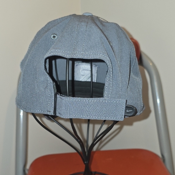 Nike Charcoal Gray Baseball Cap - Picture 3 of 6